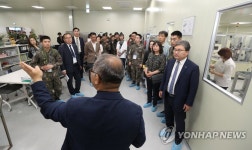 군장병과 가족이 함께한 중소기업 견학