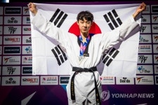 한국태권도, 세계선수권 남녀부 동반 우승…장준 MVP