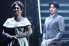 뮤지컬안나 카레니나 속 민우혁