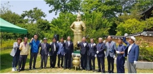 충무공 이순신 백의종군 유숙지 사천 응취루에 장군상 섰다