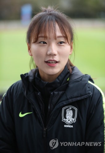 프랑스에서 인터뷰하는 장슬기