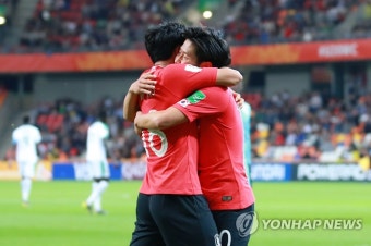 조영욱-이강인 '4강'을 향하는 포옹