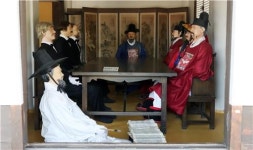 조미수호통상조약 표지석 제자리 찾았다…인천 자유공원 인근