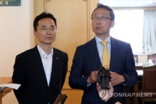 위드미 거제대우마리나점 | 인터뷰하는 현대중 실사단