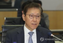 인사말 하는 김태유 서울대학교 명예교수
