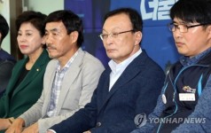 민주, 영화 에움길 단체관람…이해찬 할머니들 삶 잘 보여줘