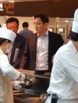 이재용, 삼성물산 구내식당서 점심
