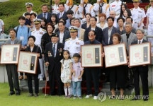 해군, 군번없는 참전영웅 문산호 선원 무공훈장 서훈식