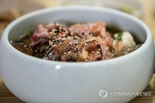 인천 승봉도 식당서 해산물 먹은 15명 식중독 의심 증세