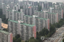 상한제 숨죽인 강남 재건축 3천 낮춰도 안팔려…거래 올스톱
