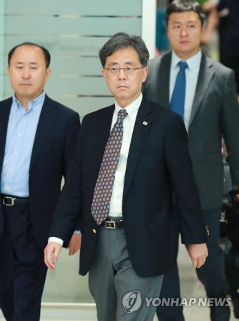 김현종 국가안보실 2차장 귀국