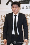 검은 넥타이 맨 송강호