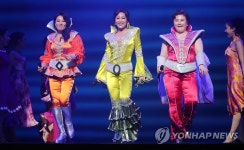 다시 뭉친 맘마미아 삼총사