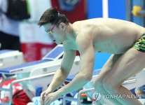 주경기장 찾아 훈련하는 쑨양