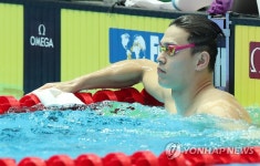주경기장 찾아 훈련하는 쑨양