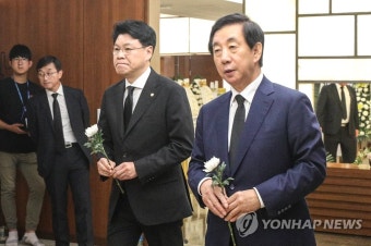 빈소 조문하는 김성태-장제원