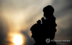 울고 있는 내면의 그림자 아이 찾아 자존감 치유하기