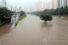 부산 온천천 시민공원 침수