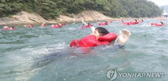 해군, 혹서기 생존 전투 수영