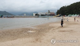 한산한 여름 해수욕장