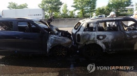 광주 무진대로서 차량 연속 추돌에 화재까지