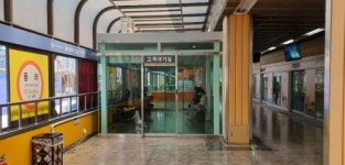 더위 피하세요…부산도시철도 지상 역에 고객대기실