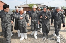 이낙연 총리, 안성 양돈농장 방문