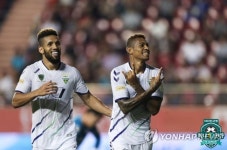 전북의 로페즈와 호사