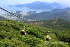 아시아 최장 하동 금오산 짚와이어 탑승객 7만명 돌파