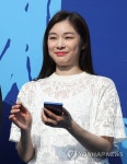 갤럭시노트 10/10+ 아우라블루 든 김연아
