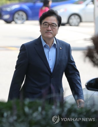 우원식 의원, 경찰 출석