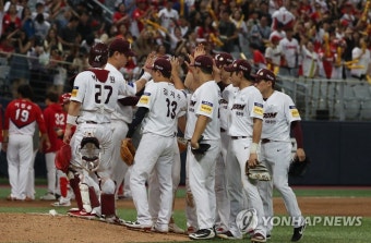 키움, 송성문의 화려한 활약으로 삼성 9-0 완파하며 2연승 도전