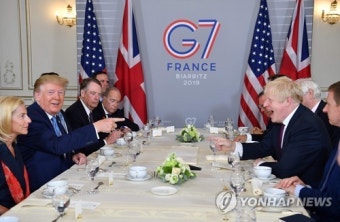 트럼프, 존슨과 조찬회동…