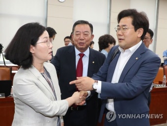 설전 벌이는 박찬대-김현아 의원