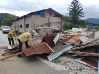태풍이 몰고온 살인폭풍에 인명사고 속출…사망자 3명으로 늘어(종합)
