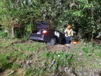 광천교 밑으로 차량 추락…3명 경상