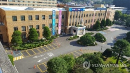 텅텅 빈 충북도청 주차장