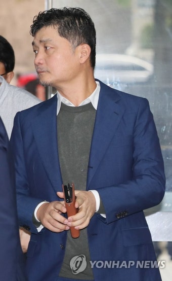 김범수 카카오 의장, 2심 재판 출석