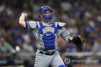 다저스, 신인 포수 스미스 중용할 듯…류현진에게 악재