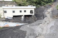수천t 검은 토사 순식간에 태풍 끝물 시점 부산서 대형 산사태(종합3보)