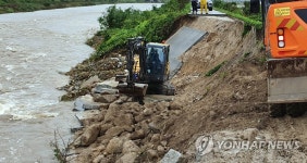 강릉 사천천 유실 제방 복구