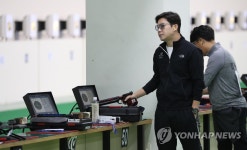 10m 권총 본선 치르는 진종오