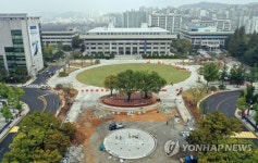 인천시청 출입 관리 강화에 시민단체 반발…인권침해 소지