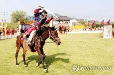 서산해미읍성축제서 선보인 마상기예