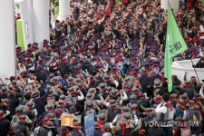 광주시청 로비서 울려퍼진 투쟁가