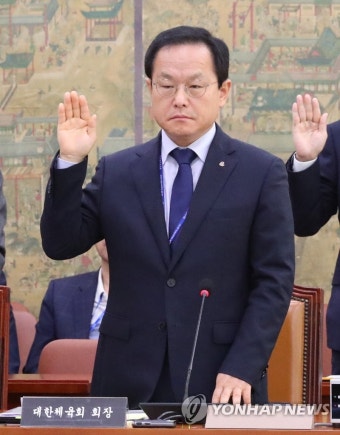 선서하는 대한체육회 사무총장