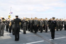 순항훈련 문무대왕함 伊서 웅장한 위용 과시…외국인들도 탄성