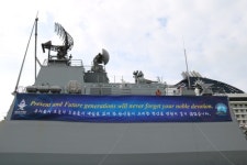 순항훈련 문무대왕함 伊서 웅장한 위용 과시…외국인들도 탄성