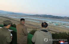 북한 김정은, 경성군 중평남새온실농장·양묘장 건설장 시찰