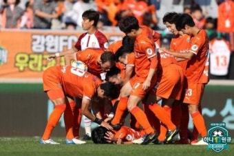 '이현식 극장골' 강원, 후반에만 3골…서울에 3-2 역전승